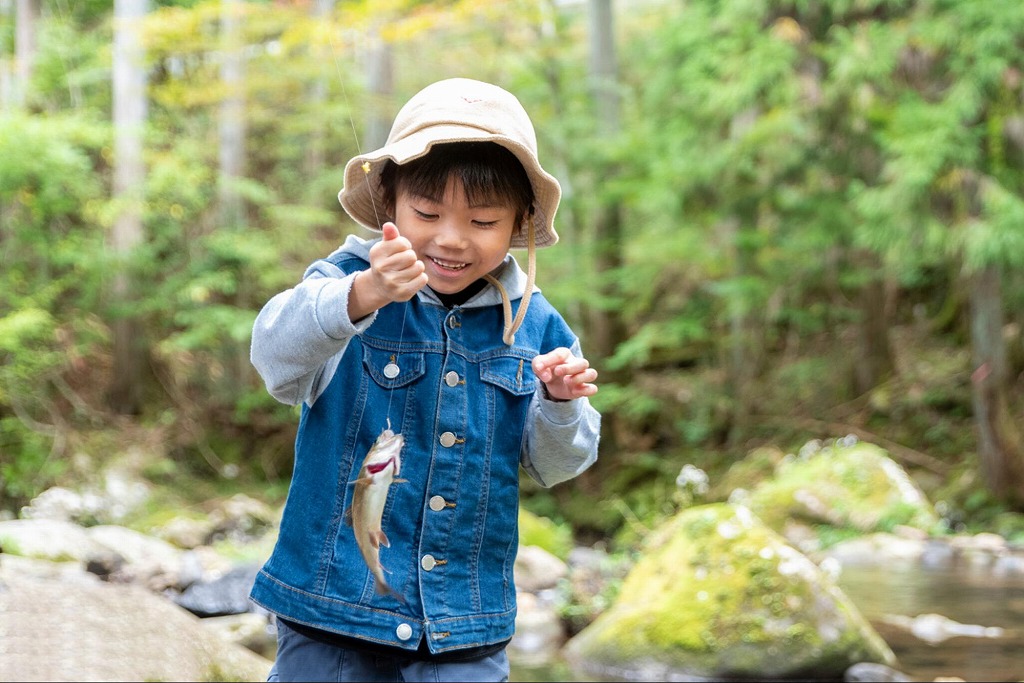 【豊田】釣ったその場で味わえる！自然を感じながらマス釣りもBBQも楽しめる「神越渓谷マス釣り場」