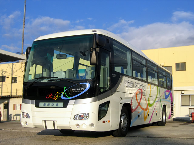 大型バス　乗車定員６０名