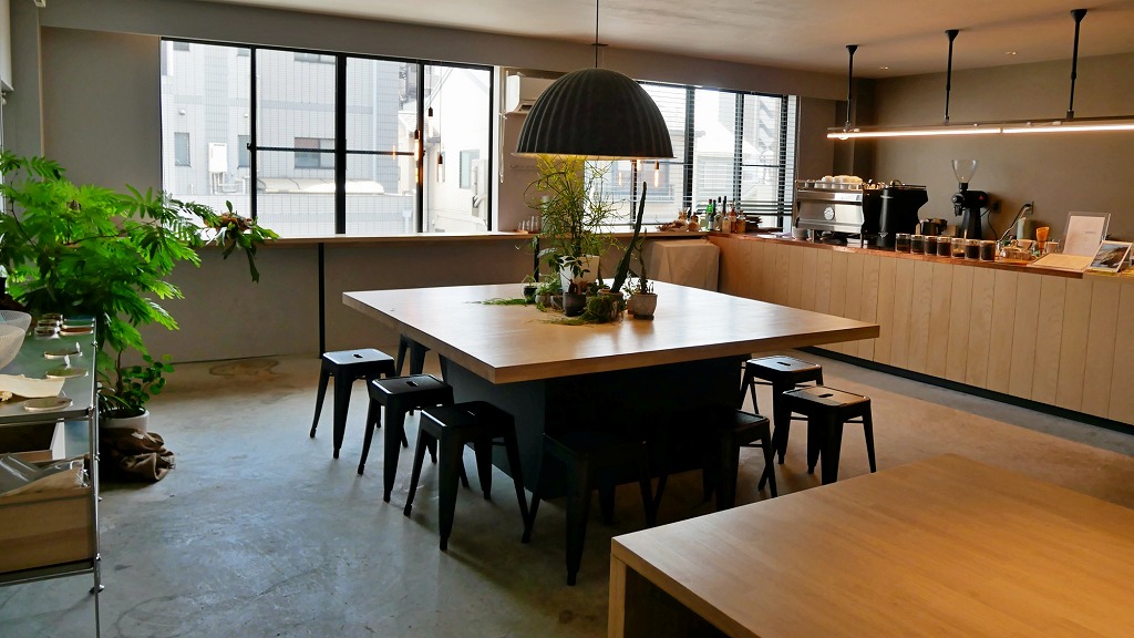 【豊田】「WORKBENCH COFFEE ROASTERS」 自家焙煎のスペシャルティコーヒーが気軽に味わえるカフェ