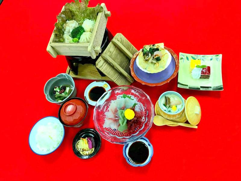 会席<桜>(高齢者向けに内容を絞った低価格揚げ物なし会席)