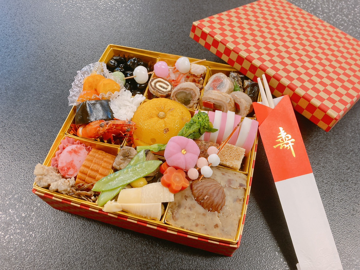 お節料理のご予約承り中