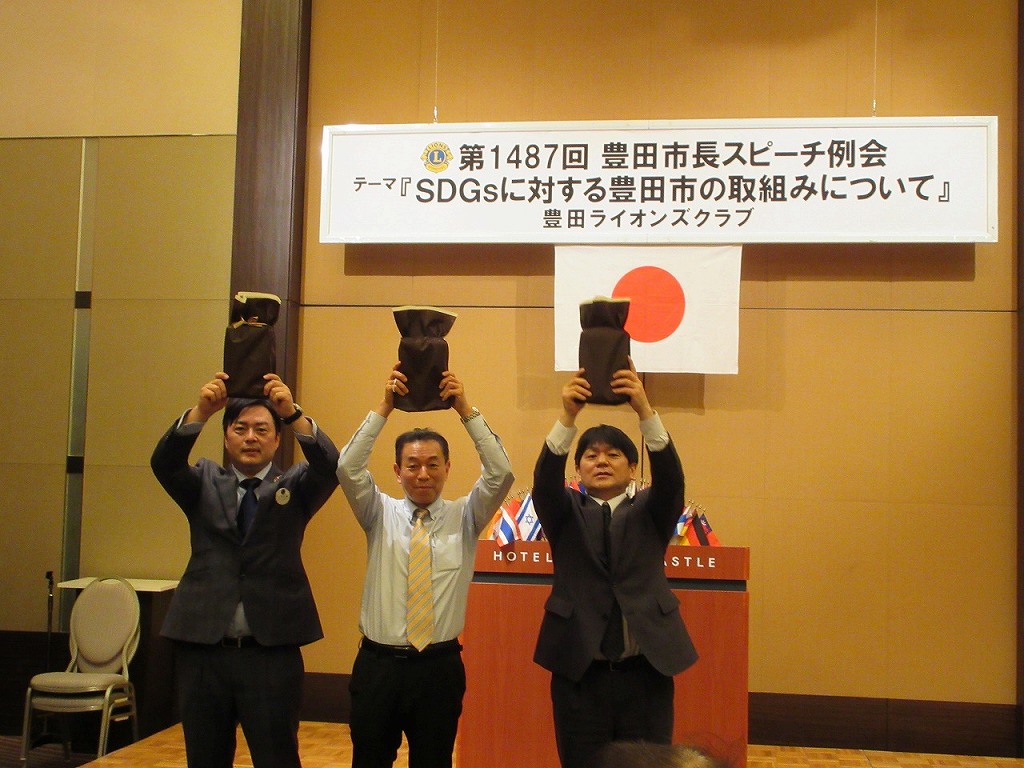 ３月の誕生日のメンバーのお祝いをしました。