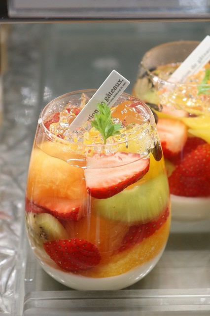 たっぷりフルーツゼリー