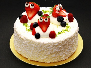 スマイル

イチゴと生クリームをサンドしたスポンジに可愛いイチゴを飾り付けました。
※前日までのご予約が必要です。
12cm：2,400 円　/　15cm：3,230円
18cm：3,900 円　/　21cm：4,950円