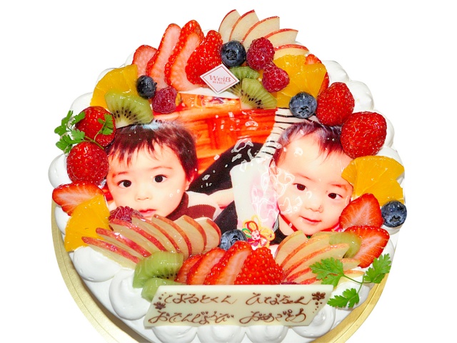 写真デコレーション

食べられる素材、デンプンで作られたプリント紙に食用色素で印刷