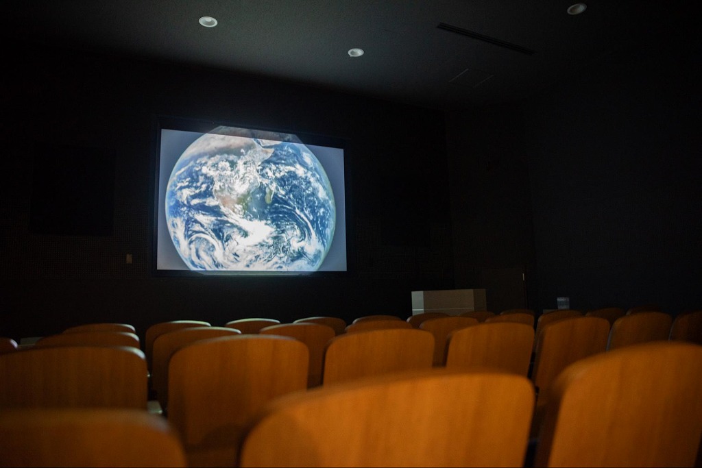 120インチのスクリーンで季節ごとの星座の話が上映されるイメージホール。