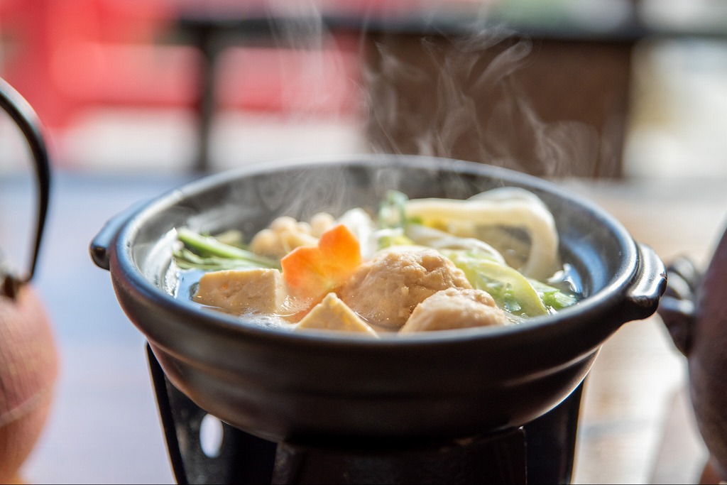 つくね団子と湯豆腐鍋。