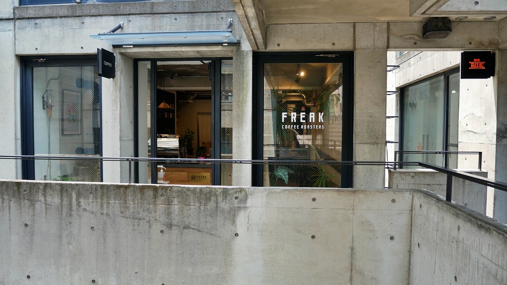 フロアの一番奥にお店を発見！