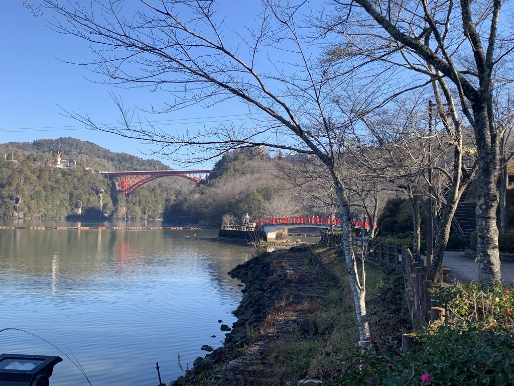 冬の恵那峡公園