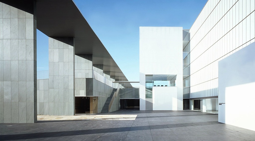 美術館の外観　画像提供：豊田市美術館