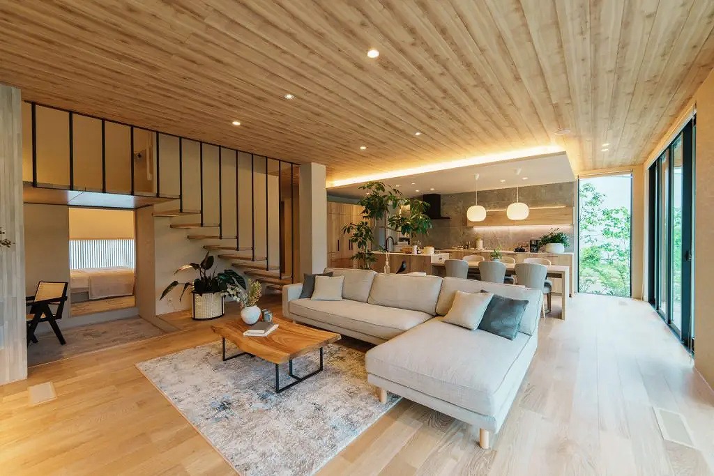 自然との調和が生み出す心地良いリビング