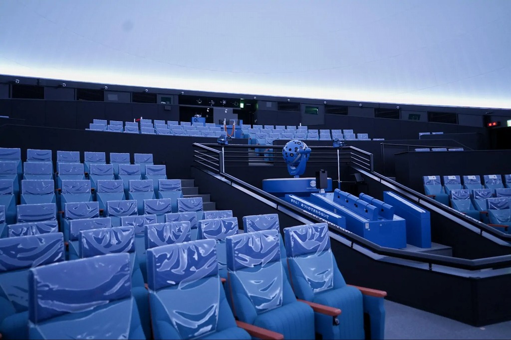 プラネタリウムの客席