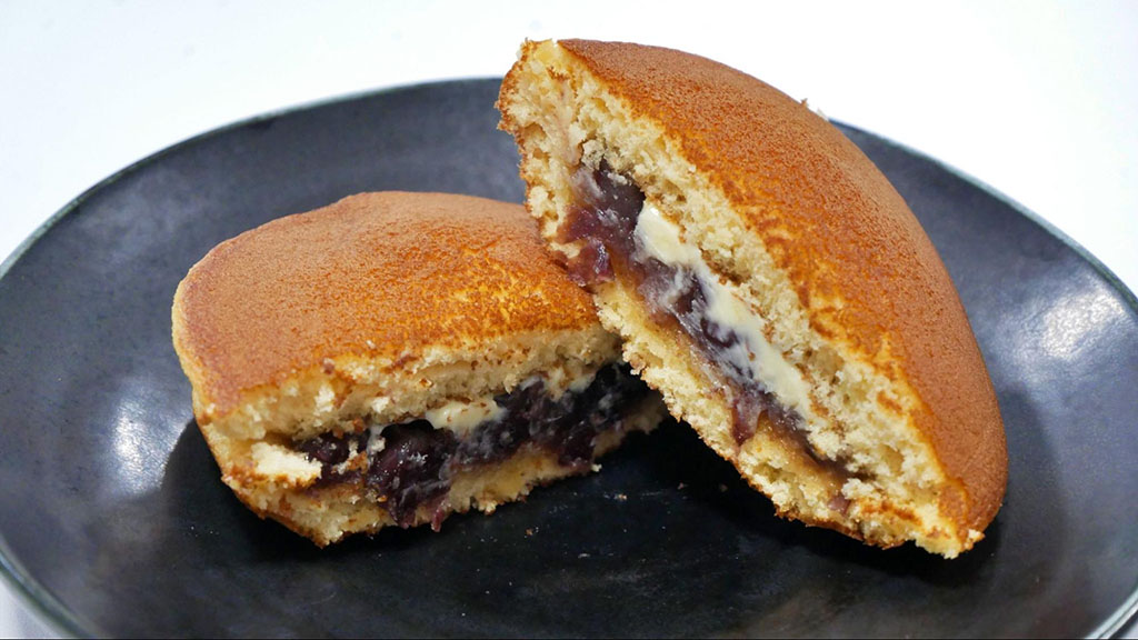 自然菓工房・あずき庵の「バターどら焼き」　210円