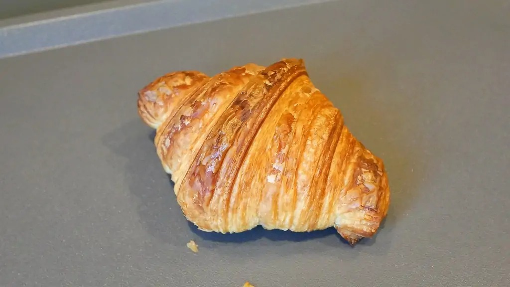クロワッサン　320円