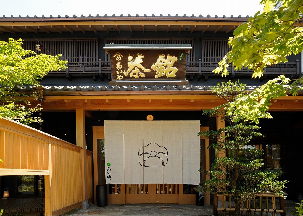 お土産を購入できるショップも