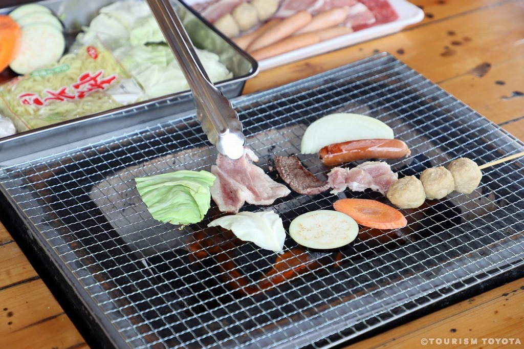 コースメニューはプランによって異なります。2人以上1,980円〜、1人前のみ2,530円〜