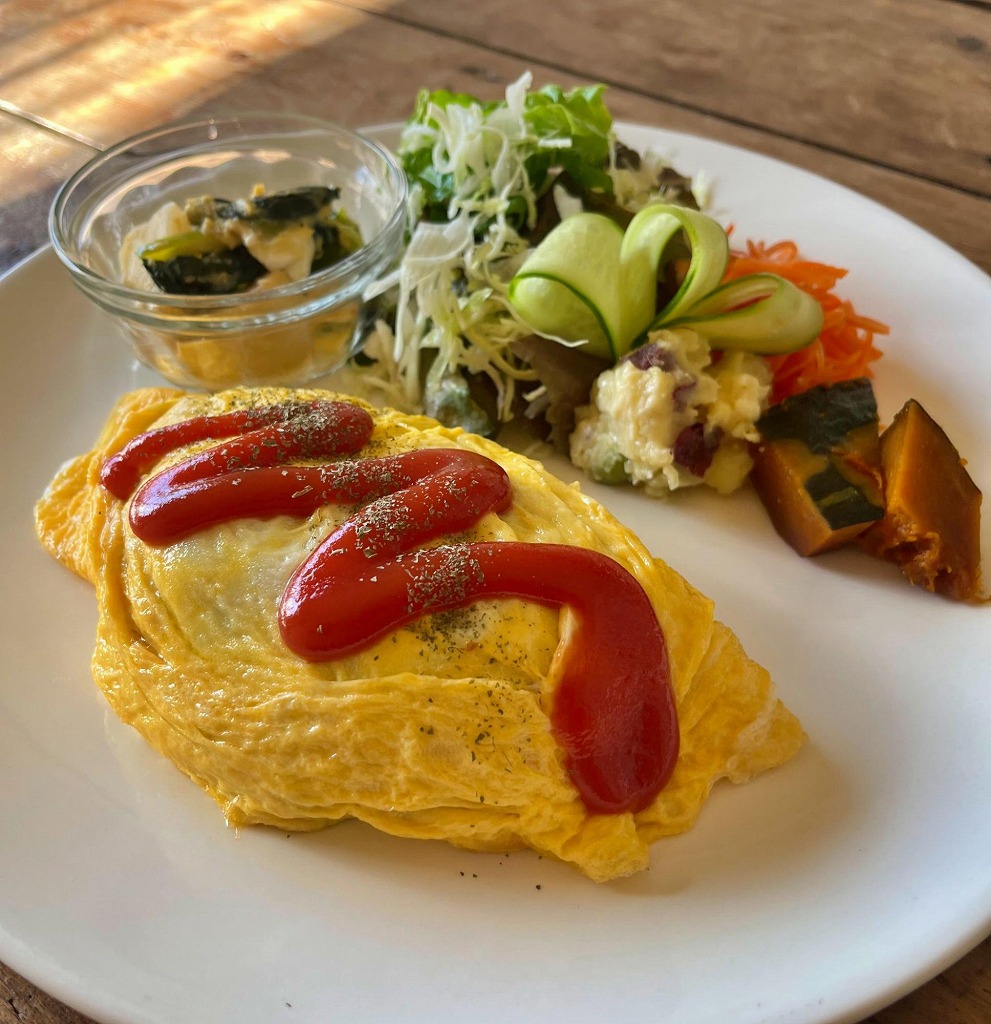 オムライス(茶碗蒸し・ドリンク付き) 1,500円