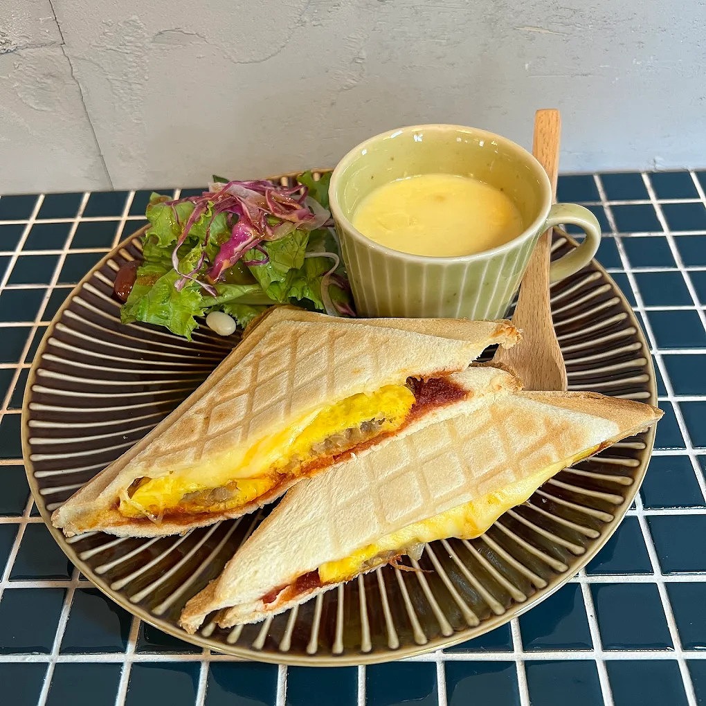 モーニング(ホットサンド) ドリンク代+630円